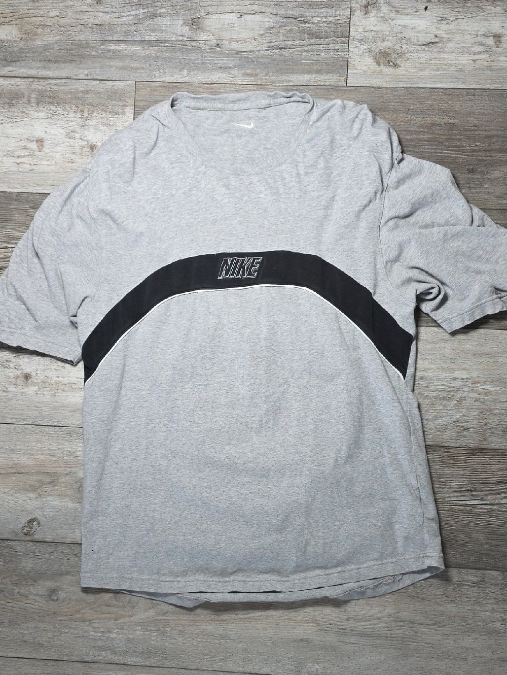 Nike Vintage Y2K Silver Tag Embroidered Tee Shirt Sz Lg (2004)